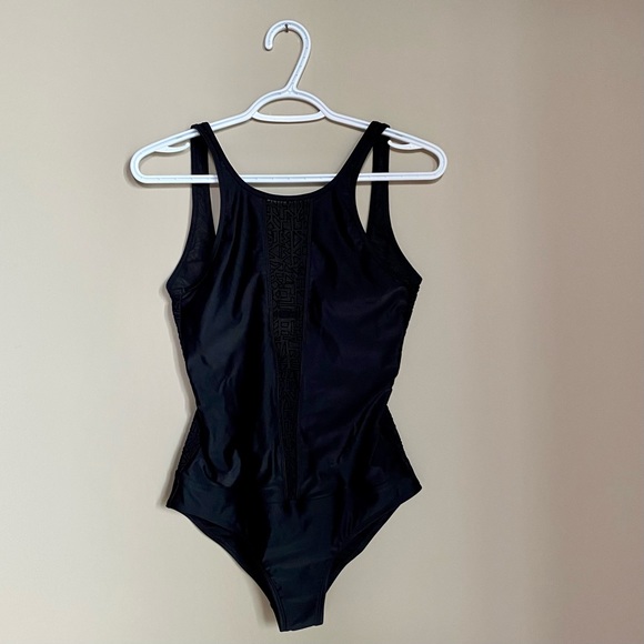 One piece bathing-suit - Picture 2 of 6